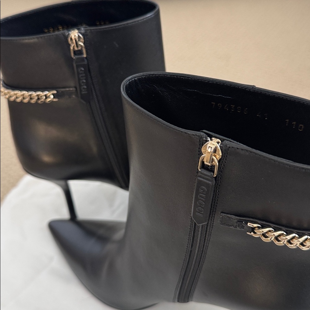 NIB-Gucci Black Heeled Boots with Gold Chain
Size 41 - Picture 5 of 10
